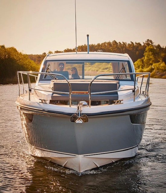Sealine C335